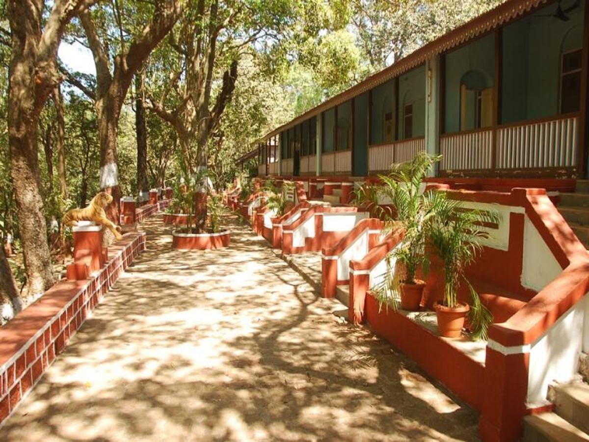 Cecil Hotel Matheran Eksteriør bilde