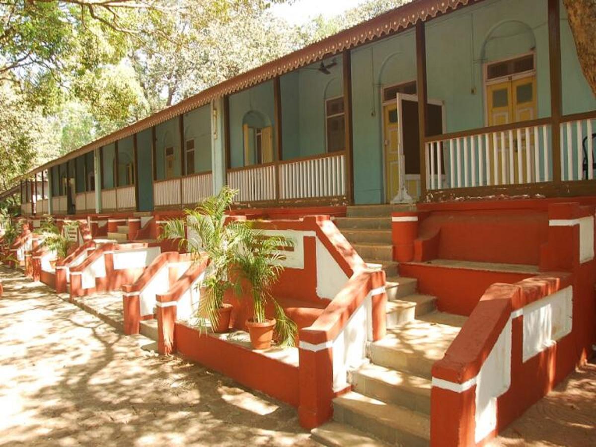 Cecil Hotel Matheran Eksteriør bilde