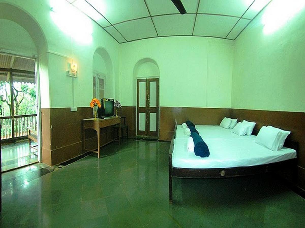 Cecil Hotel Matheran Eksteriør bilde