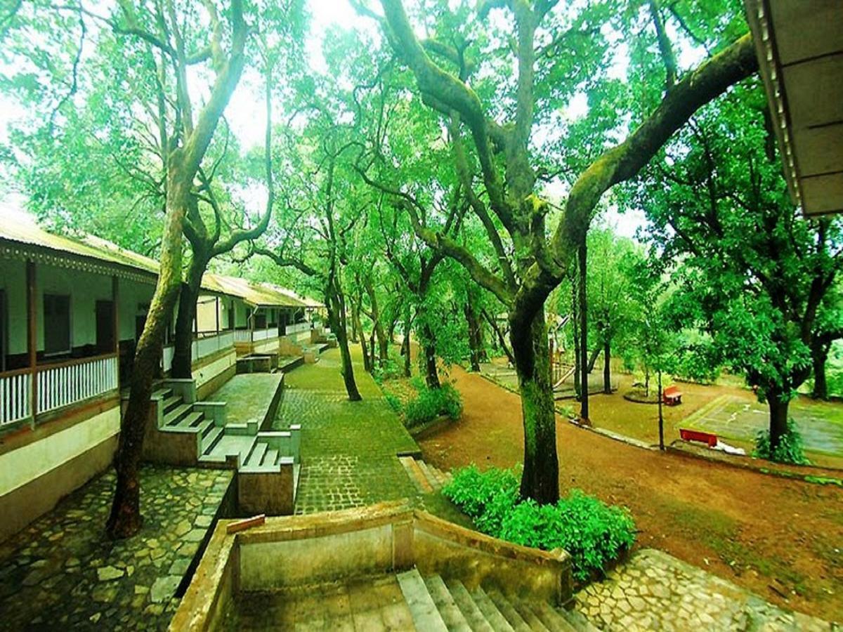 Cecil Hotel Matheran Eksteriør bilde