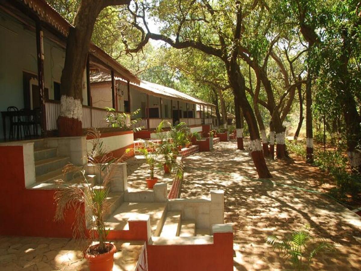Cecil Hotel Matheran Eksteriør bilde
