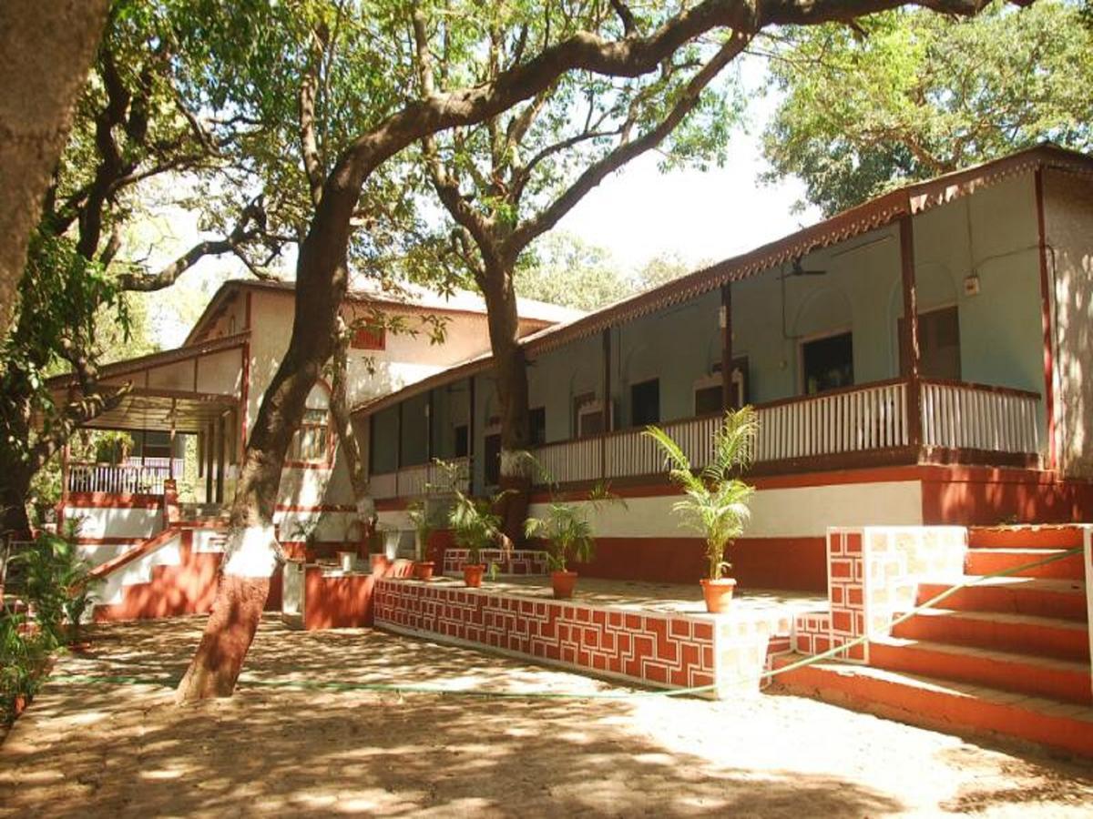 Cecil Hotel Matheran Eksteriør bilde