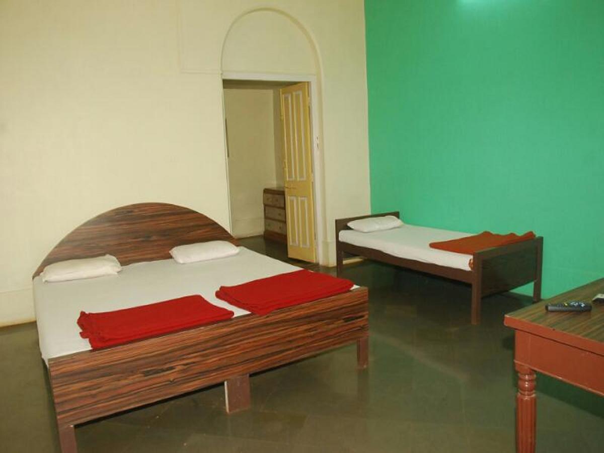 Cecil Hotel Matheran Eksteriør bilde